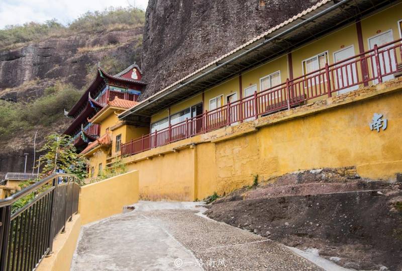 河源龙川霍山广东的小丹霞山（龙川霍山风景区旅游攻略）