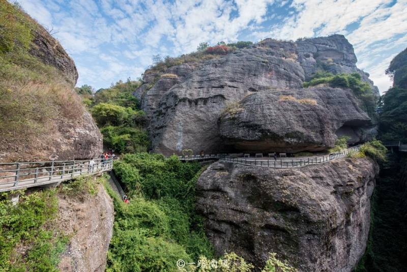 河源龙川霍山广东的小丹霞山（龙川霍山风景区旅游攻略）