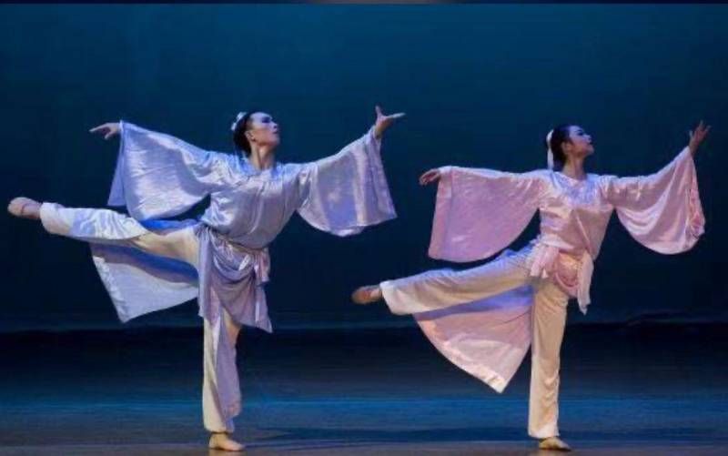北京舞蹈学院《梁祝》（小折扇舞蹈梁祝教学视频）