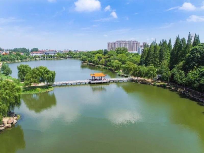 航拍仙桃南城新区正在建设的仙湖公园（仙桃市沔阳公园景点介绍）