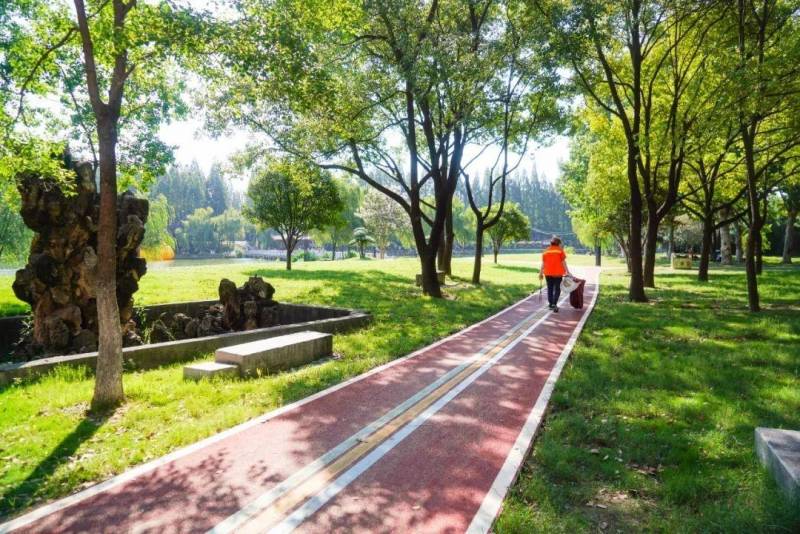 航拍仙桃南城新區正在建設的仙湖公園（仙桃市沔陽公園景點介紹）