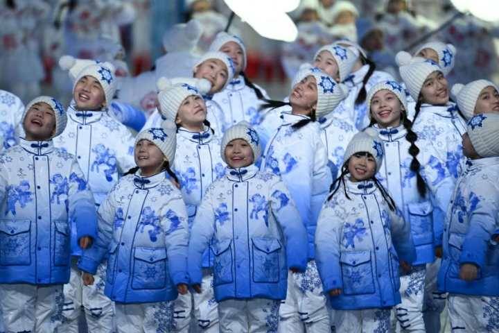 【北京鼕奧】開幕式小雪花穿越閉幕式舞台！155名孩子獻唱《雪花》，北京愛樂郃唱團榮耀成全球唯一“雙奧”郃唱團傳奇再現！