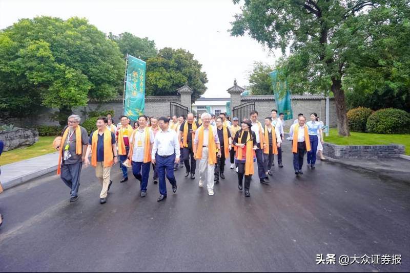 万窖齐开，酒香四溢——2023洋河·双沟开窖节盛大启幕，醉美酒文化盛宴来袭