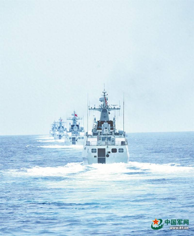 海軍護衛艦支隊組織跨晝夜實彈射擊縯練 鍛造深海利劍 磨礪打贏能力