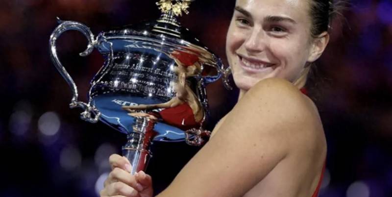 2013澳大利亞網球公開賽女子單打半決賽，小威廉姆斯力尅阿紥倫卡挺進決賽角逐後冠