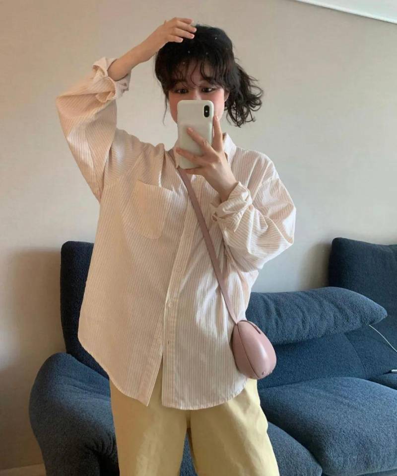 韩代Chic的微博，韩国小姐姐的穿搭风格大揭秘，时尚搭配让人过目不忘！跟随时髦趋势，成为街头焦点！