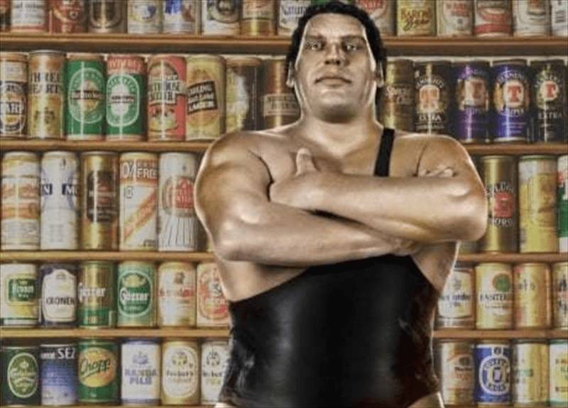 为演艺之梦披荆斩棘的安德烈，曾是“巨人”摔跤手，一路狂饮147瓶啤酒传奇，终身献艺骨灰重量令人惊叹