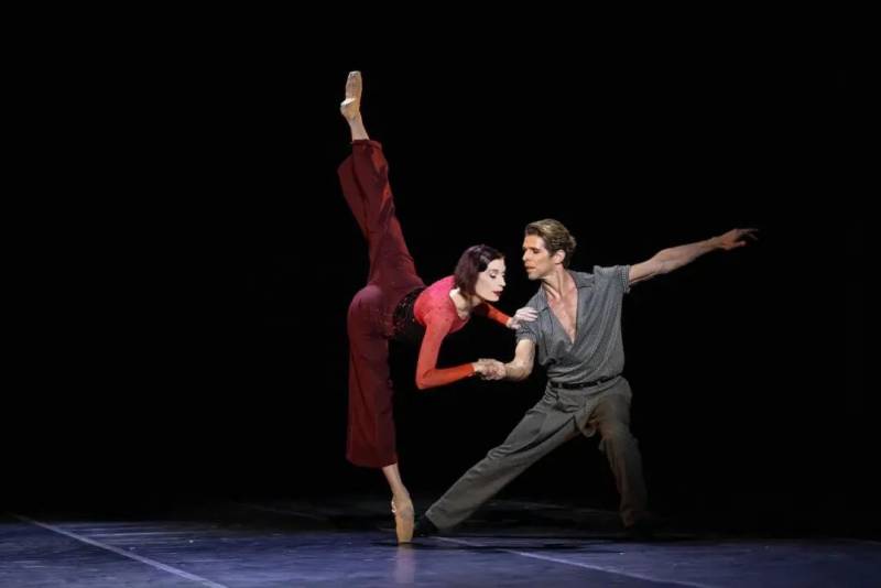 2013年央视春晚土耳其舞蹈《火》异域风情十足 —— 激情演绎跨国文化交流之美