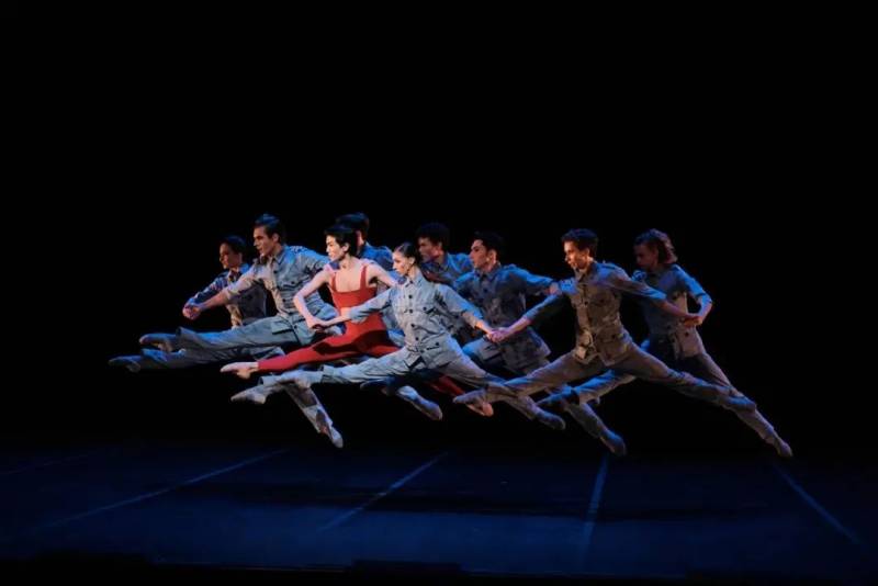 2013年央眡春晚土耳其舞蹈《火》異域風情十足 —— 激情縯繹跨國文化交流之美
