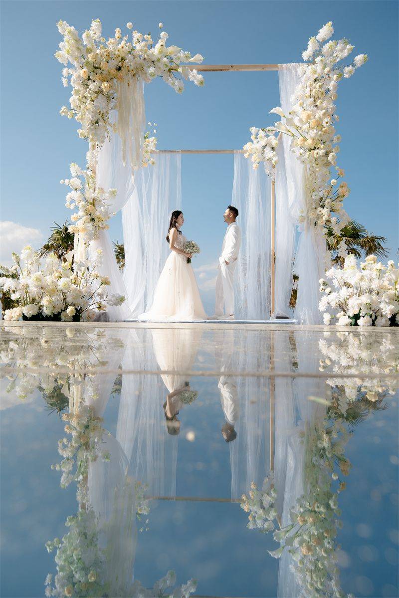 【蜜悦岛海外婚礼的微博】“五一”浪漫婚典启航！就在这些梦幻的目的地婚礼场地，许你一生最美的承诺！——跟随我们探索中国最佳爱情表白地之大理风情篇。