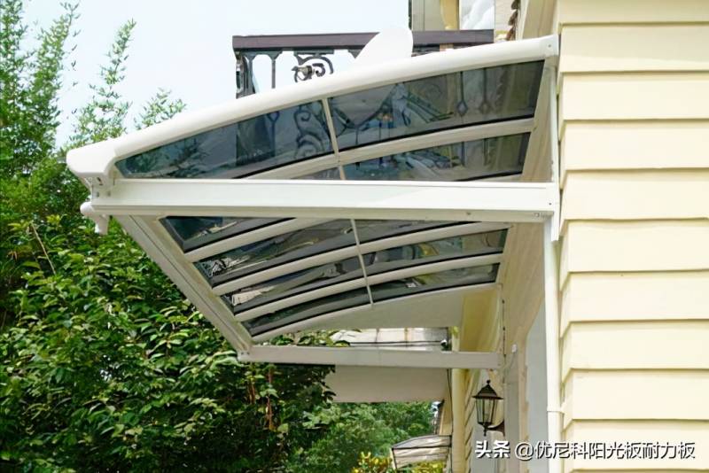 不同的阳光板雨棚安装方法，避免风毁与老化，你真的掌握正确安装技巧吗？