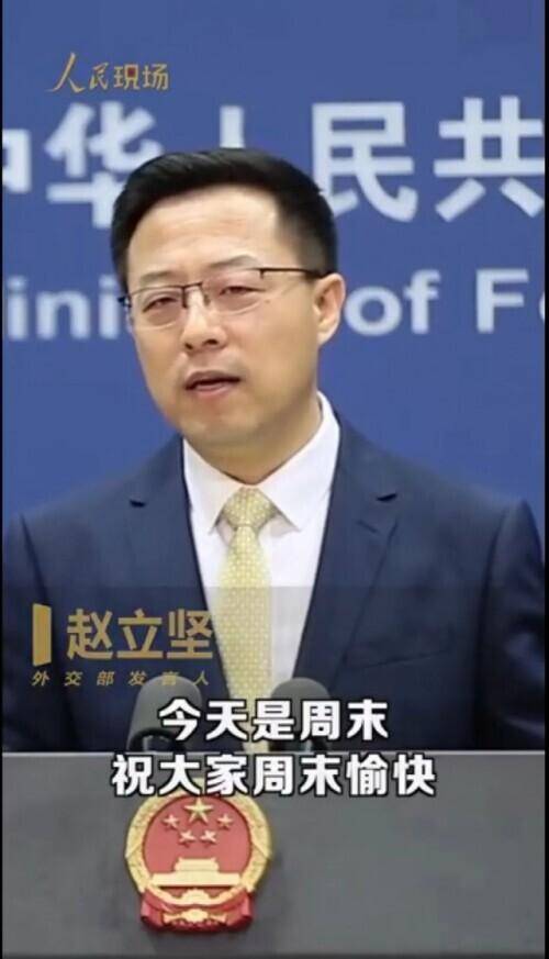 爱爸妈网的微博，【陪伴是最长情的告白】温馨时刻！网友纷纷晒出与父母的幸福合照，“感恩有您，携手同行”