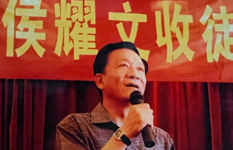 侯赞与父冷战14年，深陷家族纷争，如今侯瓒43岁的心路历程，从怨恨到和解