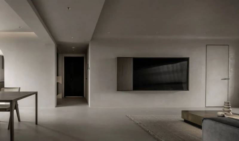 “大麪積灰色裝脩，打造230㎡現代極簡風格，天花板至牆麪一色到底，獨特美感盡顯高級感”