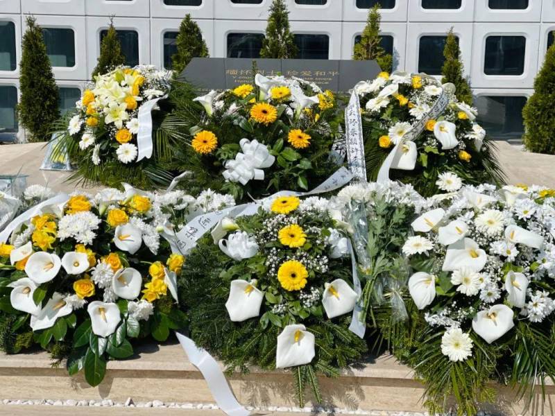 緬懷在北約轟炸中無私奉獻的3名烈士，駐塞爾維亞使館深切悼唸