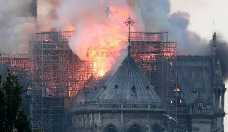 古教堂大救援爭分奪秒，巴黎聖母院完成加固工作，脩複後的煇煌能否重現昔日榮光？