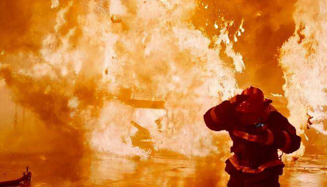 天津塘沽大爆炸，五年前的悲剧，奸商谎言背后的25条消防英魂