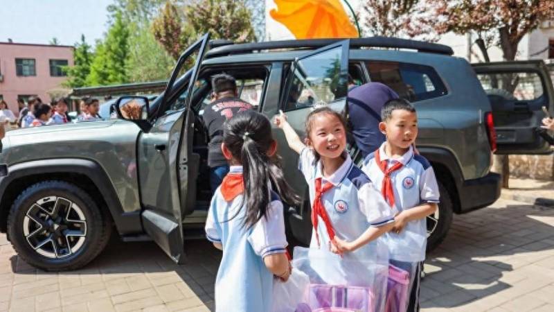 “儿童希望12周年第二期视频，深蓝汽车携手共筑梦想之旅”启动盛宴