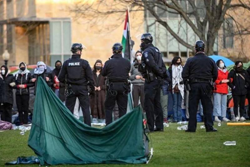 约60所大学参与抗议活动，英法高校亦响应。美国警方使用警棍、电击枪、催泪瓦斯等应对。索罗斯被指为抗议活动资金支持者