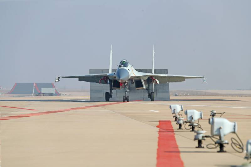 舰载机起降全流程演练，锤炼飞行精英 掌握海空霸权——海军航空大学某大队实战化演练现场直击