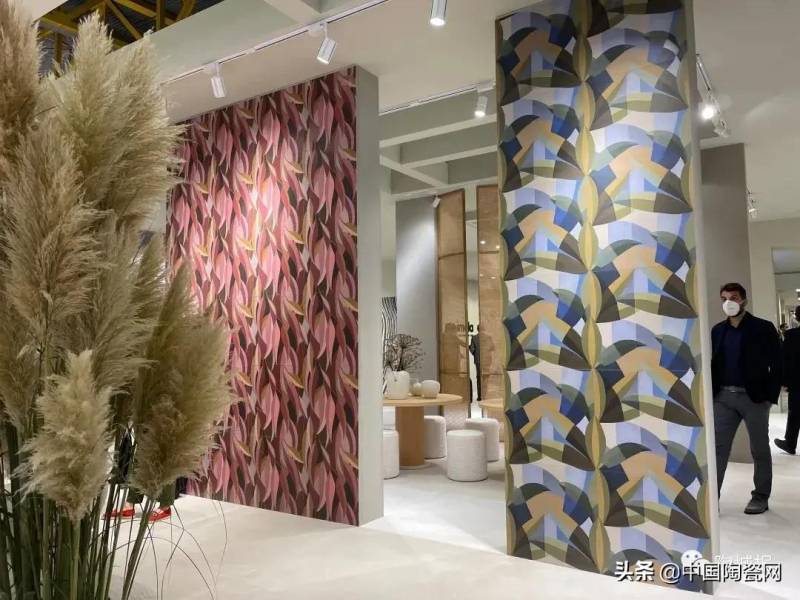 美生雅素麗瓷甎的微博，原來它才是時尚與品質的代名詞！探索花甎的四種風情，大批美圖帶你領略經典之作。