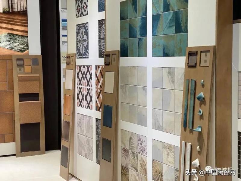 美生雅素丽瓷砖的微博，原来它才是时尚与品质的代名词！探索花砖的四种风情，大批美图带你领略经典之作。