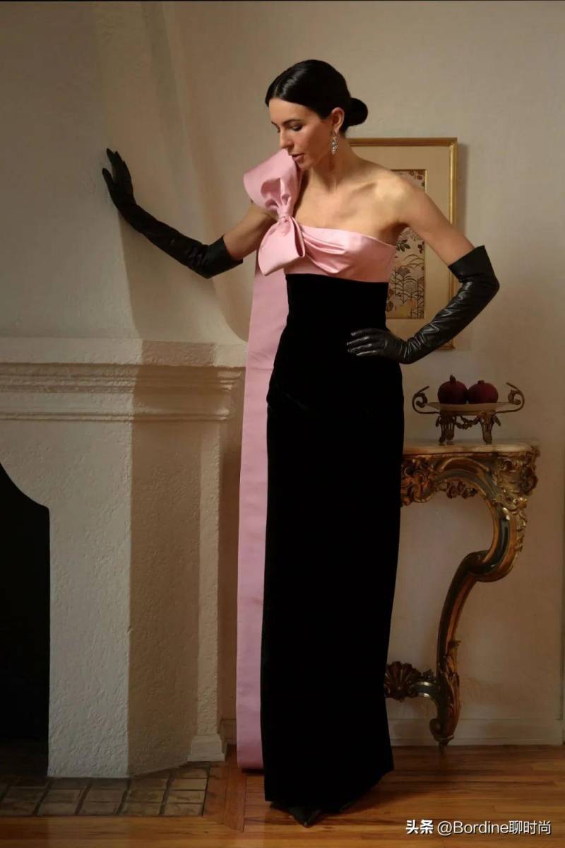 【Barbara Tfank】2023秋冬系列发布，优雅裙装引领潮流，精致腰带点缀时尚态度。