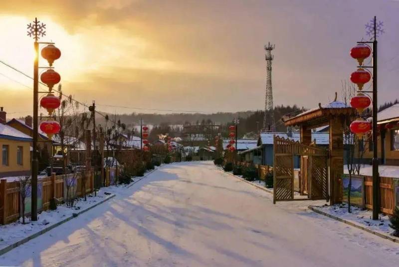 儿歌《小雪屋》唤醒童年记忆，梦幻冰雪世界在吉林雪村等你来治愈！冬日温情，与童趣相遇。