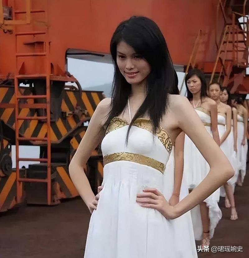 2011CCTV模特电视大赛的微博回忆，当年青涩少女追梦，今朝闪耀国际T台的国际超模新星