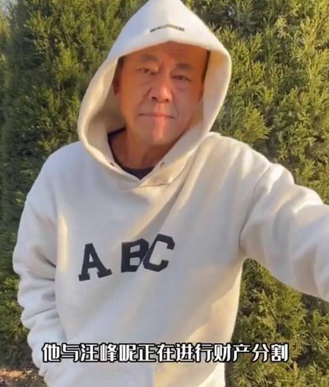 黄安的微博再起风波，删除争议言论又道歉，社交账号遭禁言引发热议