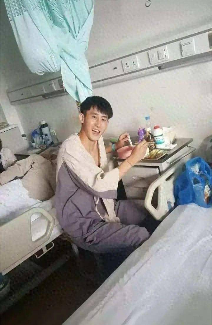 吴忠华很努力的微博，国家一级运动员的坚韧人生，颜值与身材兼具，却三次开颅手术面瘫无阻