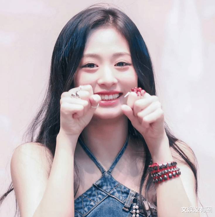 )t-baby组合震撼，Ahyeon魅力无限，网评或将接棒“新时代Jennie”！