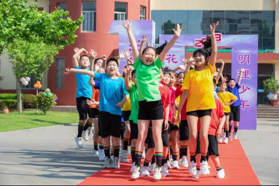 教育見証，桃李芬芳二十載，杭州市實騐中學成果展示感恩成長之路
