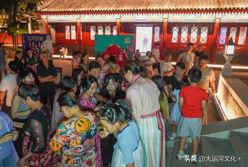 我們結婚了，養眼夫婦縯繹現代牛郎織女，鵲橋相會共度七夕