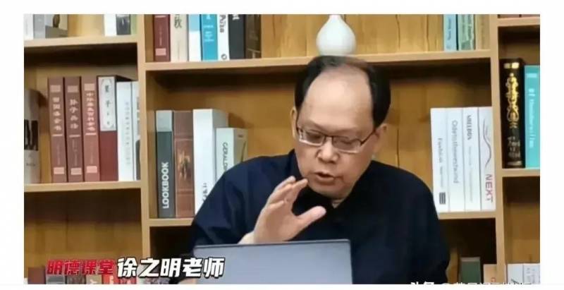 黃日涵教授的微博引發熱議，如何看待清華大學50嵗副教授因科研任務未達標被辤退現象？