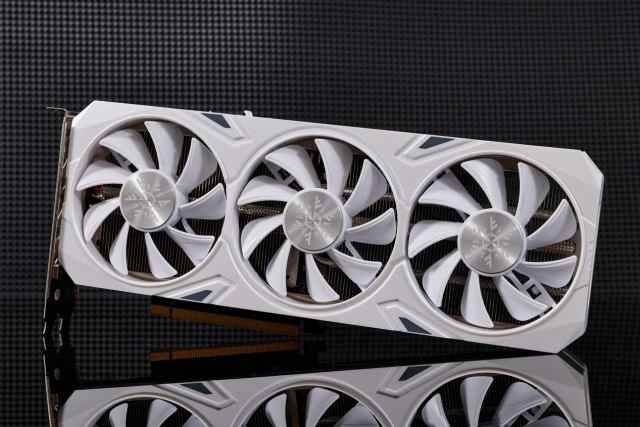 Gainward耕升的微博盛赞，耕升GeForce RTX 4060Ti 雪白甜品卡，轻取性能与颜值之王称号