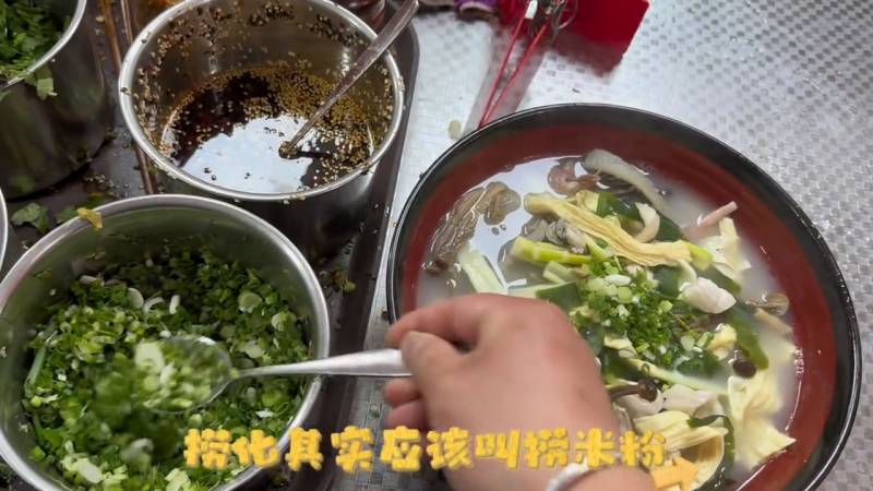 八掌柜的微博，老北京小吃，焦圈豆汁，回味无穷 #抖音美食分享家