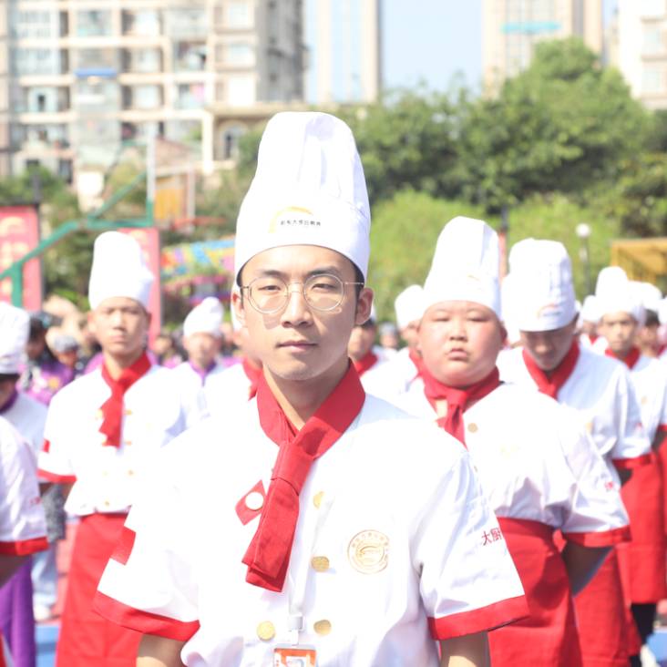 重庆新东方烹饪学院，2021级新生开学典礼圆满落幕