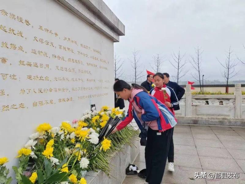 省台点赞莒县【清明追思】缅怀英烈，小店镇中心小学传红色基因