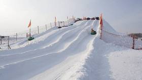 鳳凰歡樂穀滑雪場開板迎客，鼕日暢滑，樂享冰雪盛宴