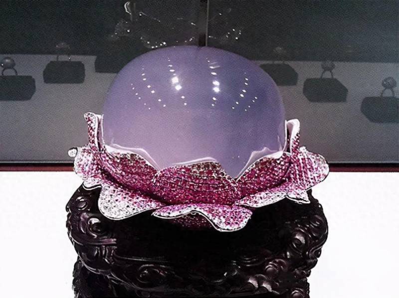 昭儀翠屋珠寶的微博，紫羅蘭翡翠“昭儀之星”，珍寶中的佳話？