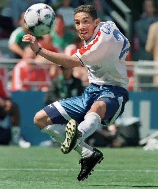 还记得哪个世界杯上那个巴拉圭神人，1998年冈波斯
