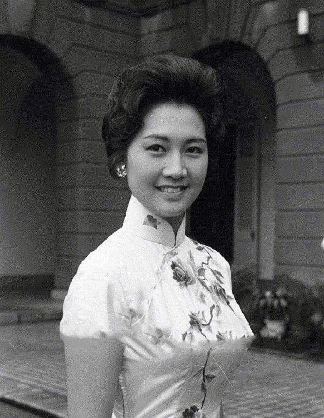 曾当选中国小姐的她，19岁荣光，书写两岸情深