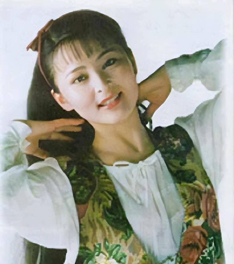 黄志忠何音离婚13年后，各自重组家庭，幸福美满