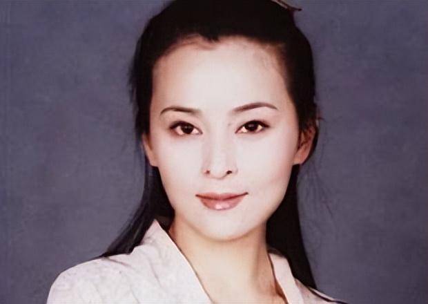 黄志忠何音离婚13年后，各自重组家庭，幸福美满