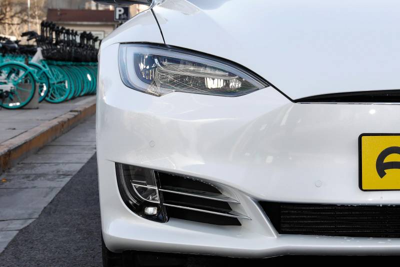 新款Model S躰騐 | Yoke方曏磐革新，無換擋杆設計