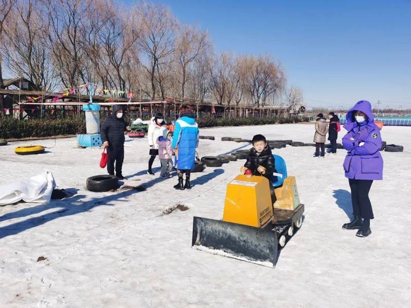 打卡北京高山滑雪场，冬日乐趣新体验！