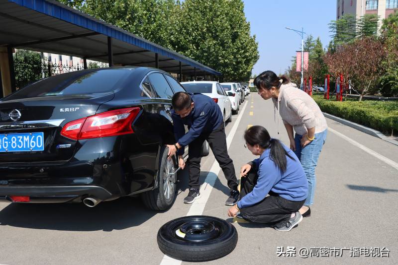 高密市立新中学王琦的微博视频，金秋校园，传递温馨瞬间