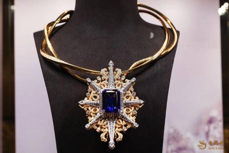 九钻珠宝的微博，亿元级珍品，蓝钻项链亮相惊艳！