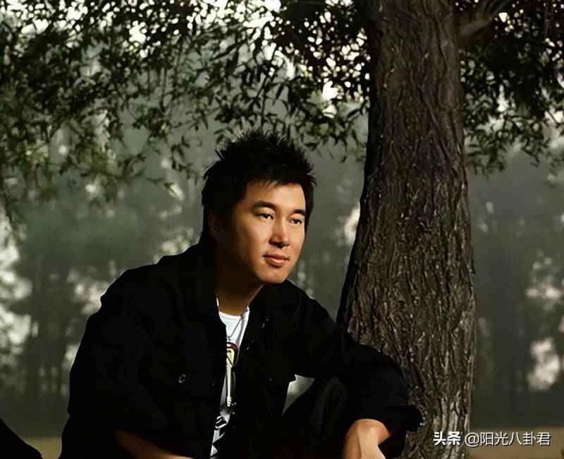 滿文軍的微博再現爭議，昔日歌手家庭風波後的複出之路